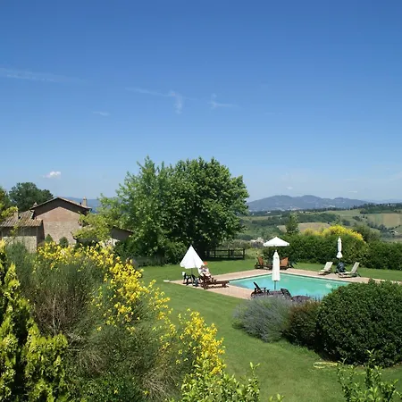Feriehus In With Pool & Terrace Montone (Umbria)